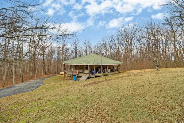 1017 Hinch Mountain Rd, CROSSVILLE, TN 38555