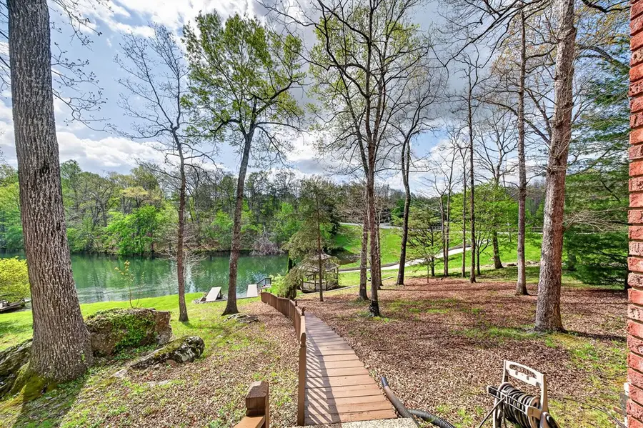 983 Tennessee Ave, Crossville, TN 38555 - #3
