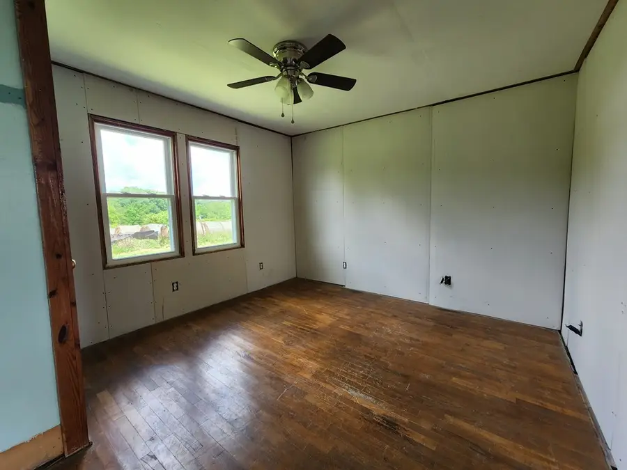 581 Tabor Loop Rd, Crossville, TN 38571 - #2