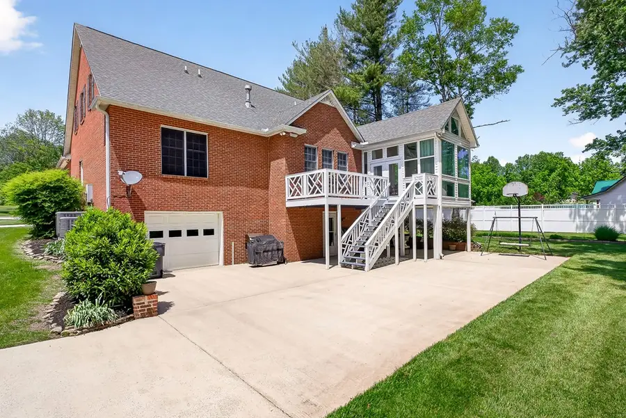 925 Hillside Dr, Cookeville, TN 38501 - #3