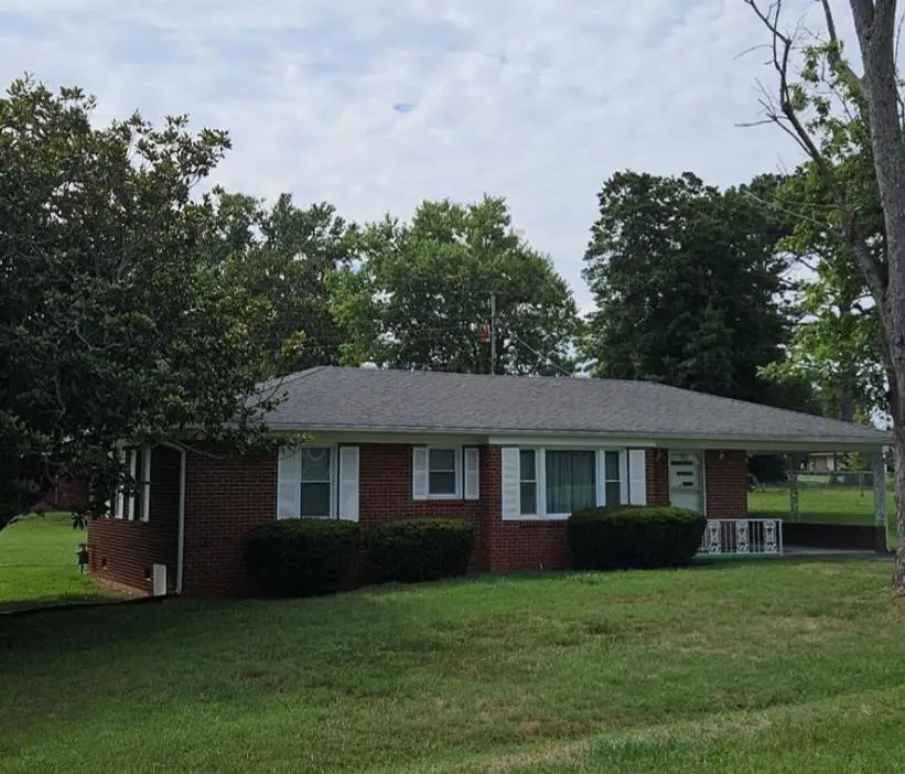 132 SW S Turner Dr, Sparta, TN 38583 - #1