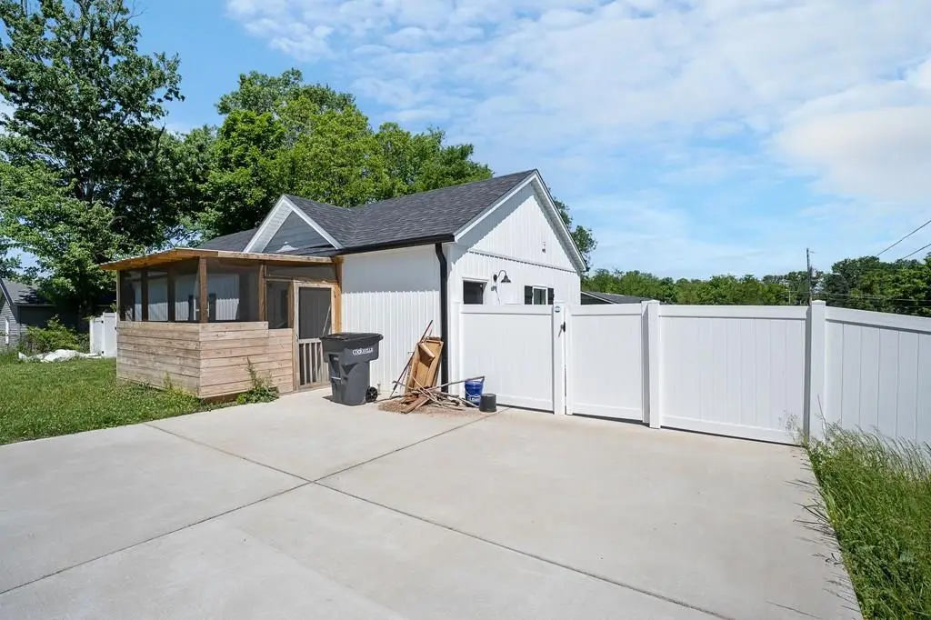 220 E 16th St, Cookeville, TN 38501 - #1