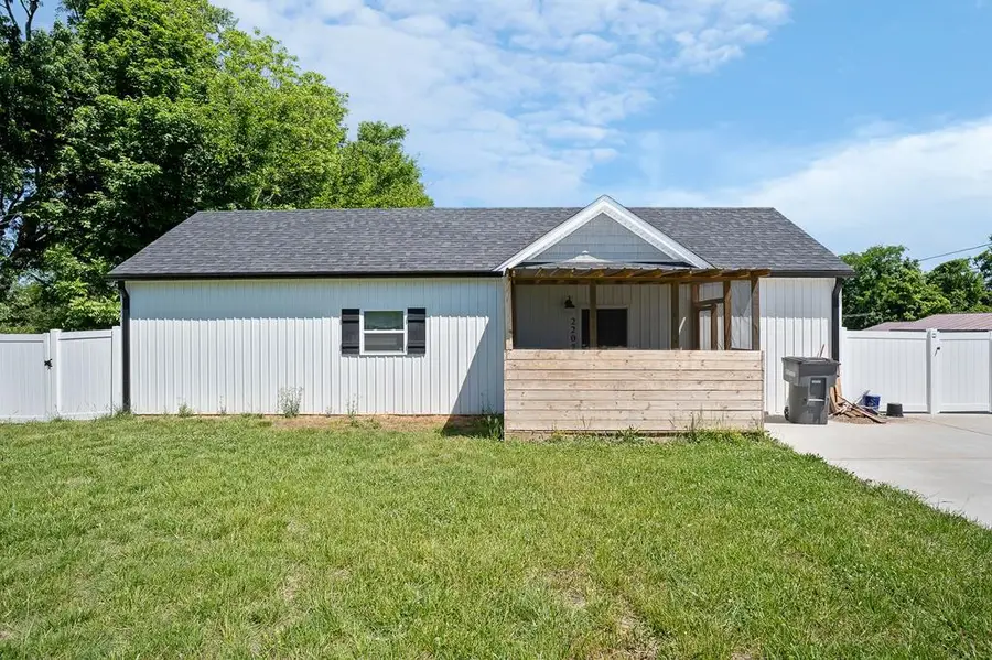 220 E 16th St, Cookeville, TN 38501 - #2