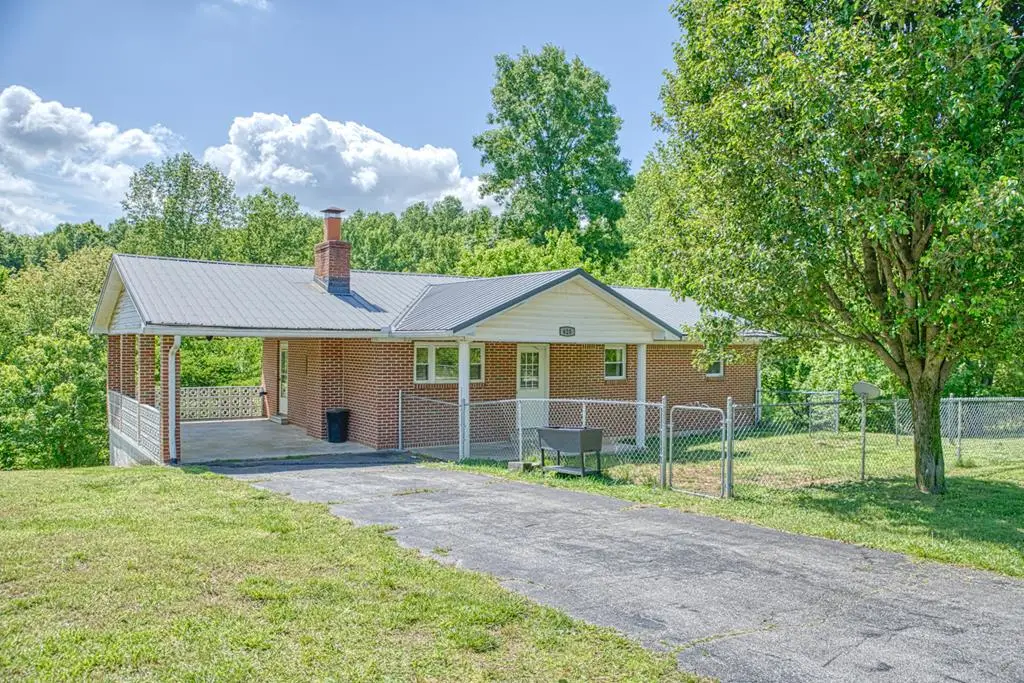 620 Harmony Rd, Gainesboro, TN 38562 - #1
