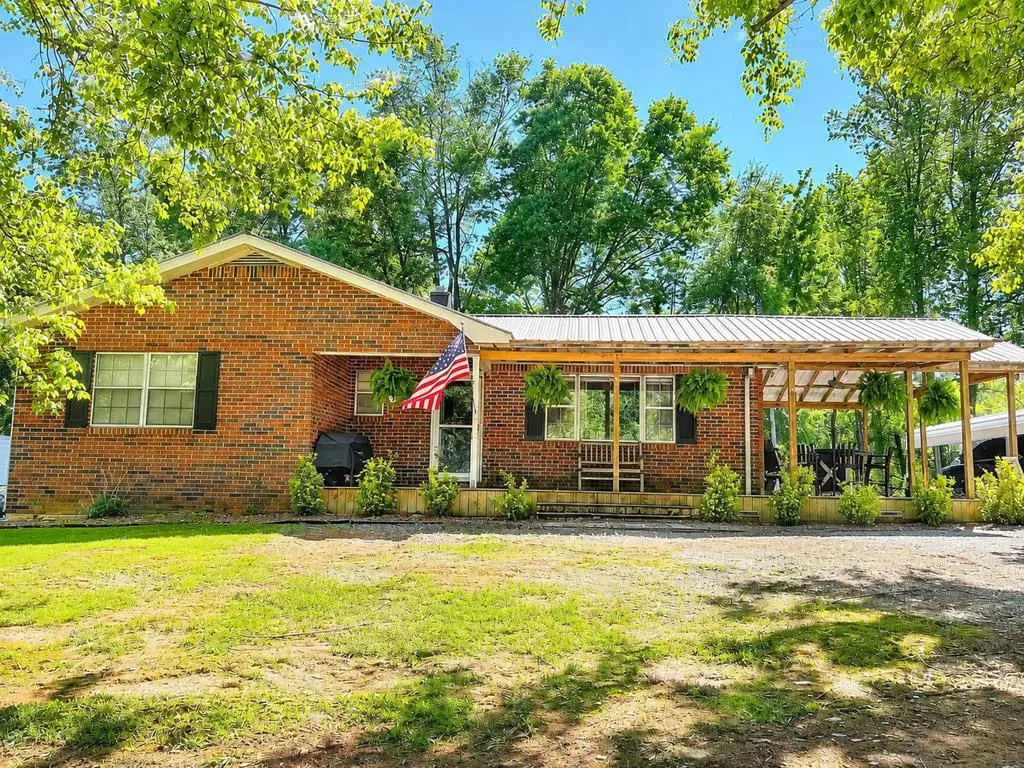 148 Lester Ledbetter Ln, Hilham, TN 38568 - #1