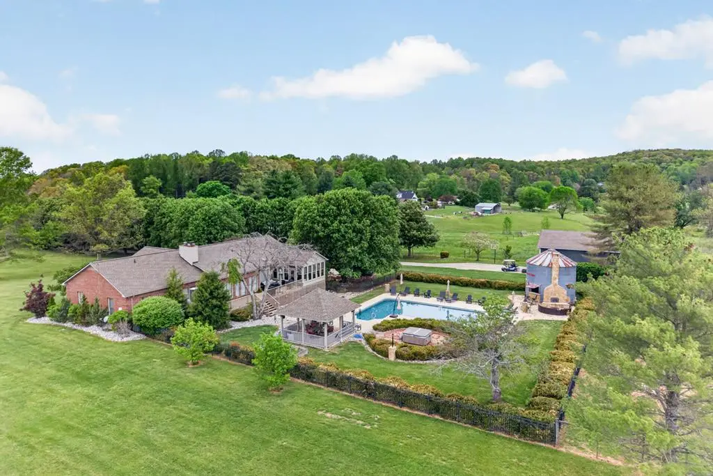 2235 Hidden Cove Rd, Cookeville, TN 38506-7058 - #1
