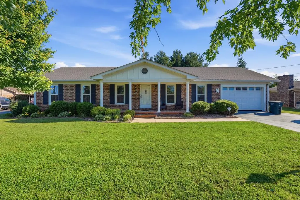 226 Oakland Dr, Sparta, TN 38583 - #1