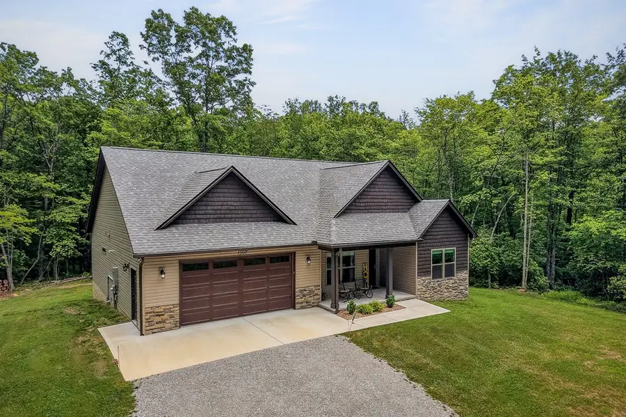 1507 E Overlook Rd, Monterey, TN 38574 - #2