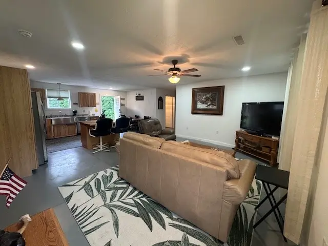 1025 Center Ln, Byrdstown, TN 38549 - #3