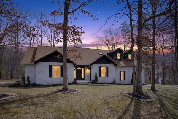 204 Meadowview Drive, CROSSVILLE, TN 38558