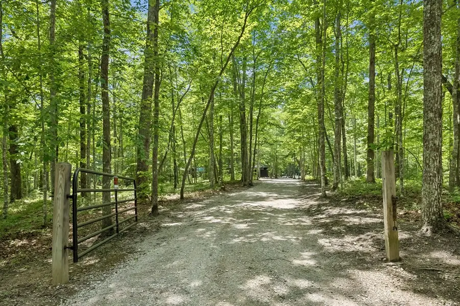 340 Doe Ridge Rd, Oneida, TN 37841 - #3