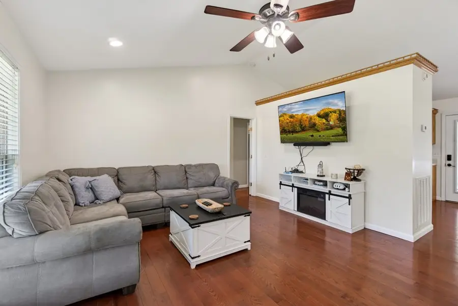 158 Thomas Rd, Livingston, TN 38570 - #3