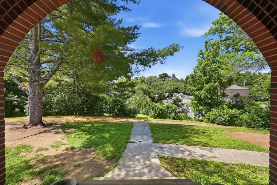 215 E Adams St, Crossville, TN 38555 - #2