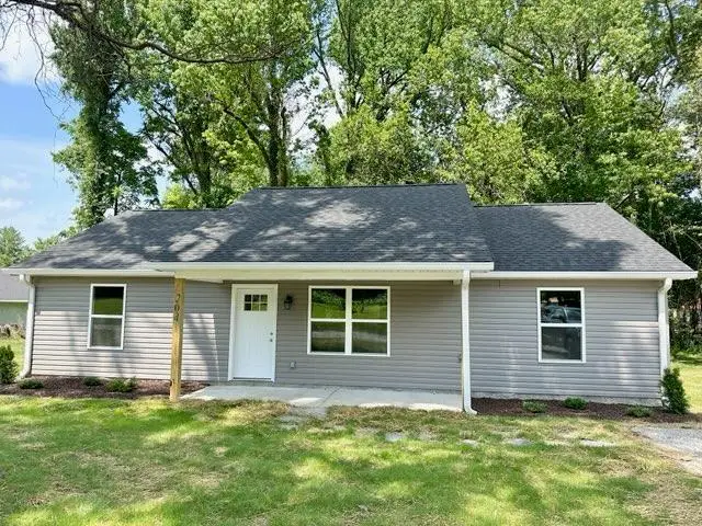 204 E Peter Ave, Monterey, TN 38574 - #1