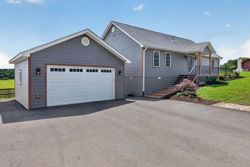 830 Meadowlark, Byrdstown, TN 38549 - #1