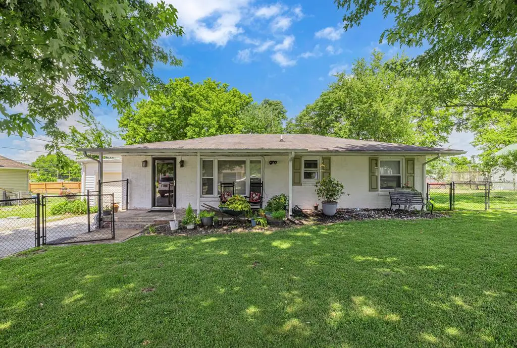 222 S Oakwood Avenue, Clinton, TN 37716 - #1