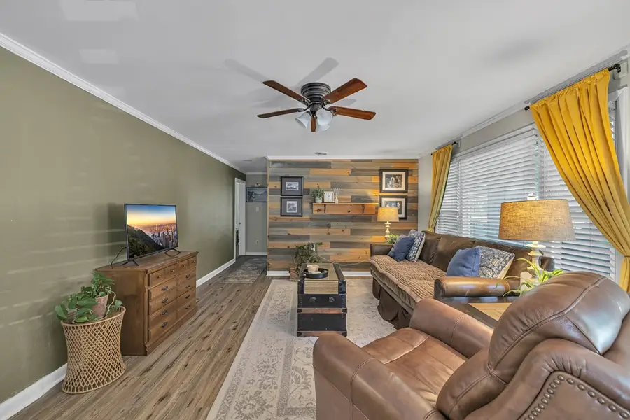 222 S Oakwood Avenue, Clinton, TN 37716 - #3
