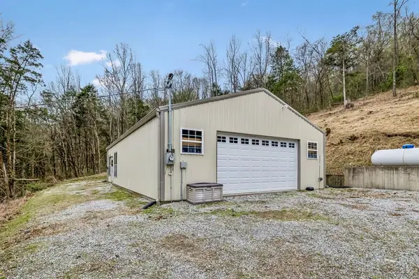 18 York Lane, ELMWOOD, TN 38560