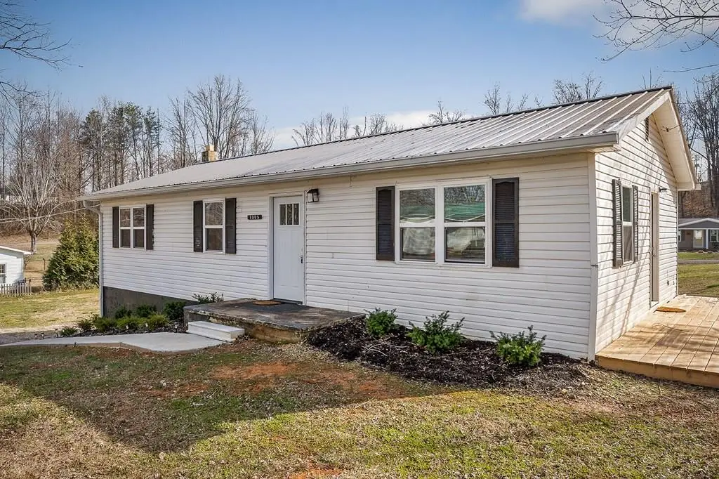 1008 Asberry Dr., Byrdstown, TN 38549 - #1