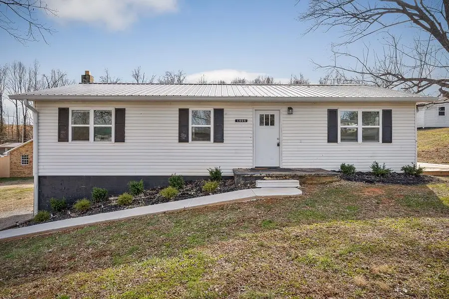 1008 Asberry Dr., Byrdstown, TN 38549 - #2