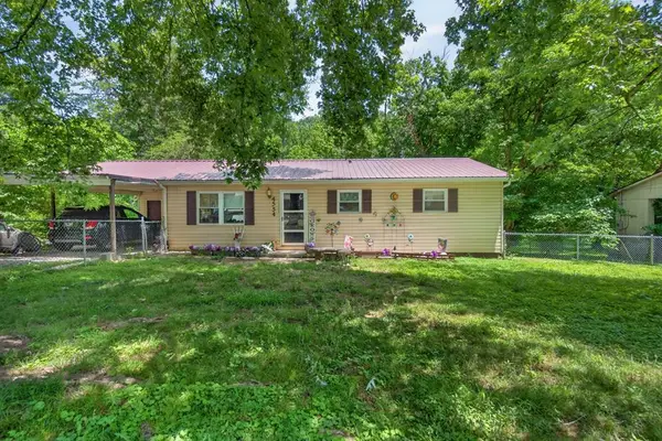 4554 S Creek Dr, COOKEVILLE, TN 38506