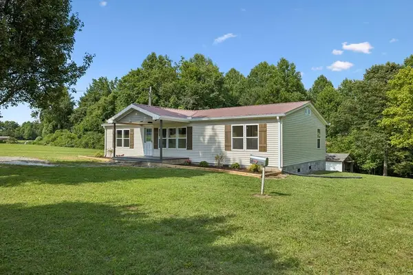 5219 Hancock Rd, Silver Point, TN 38582-6131