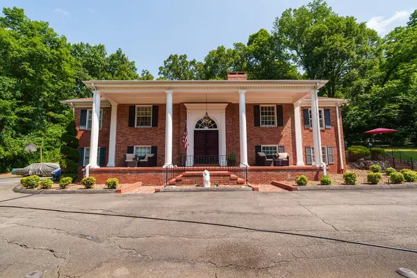 423 Hillcrest Drive, LIVINGSTON, TN 38570