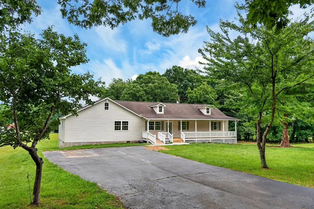 123 Fields Garrett Rd, Crossville, TN 38572 - #1
