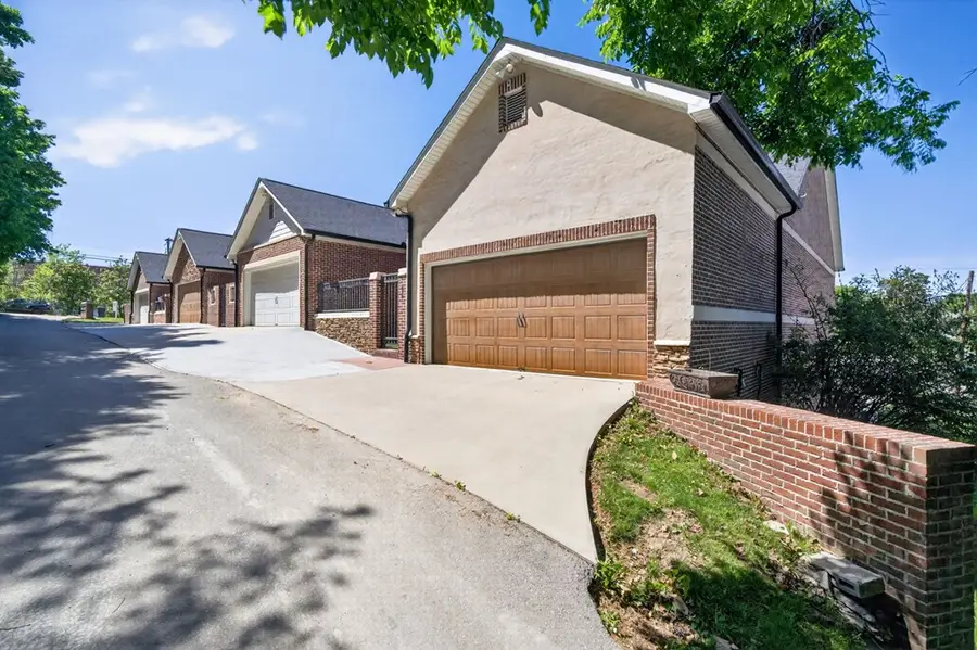 96 N Maple Ave, Cookeville, TN 38506 - #2