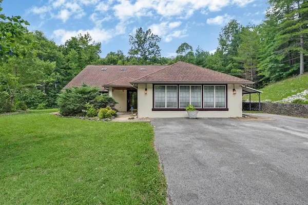 395 Ashley Ln., Oneida, TN 38556
