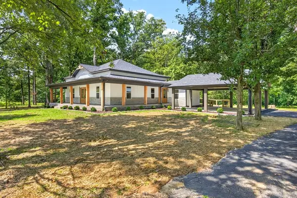 909 Hawkins Crawford Road, COOKEVILLE, TN 38501