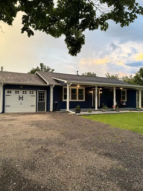 664 1st Ave S, Baxter, TN 38544