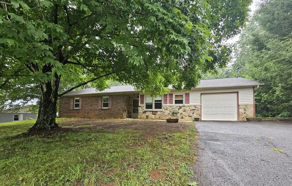 301 Cora Rd, Cookeville, TN 38501 - #1