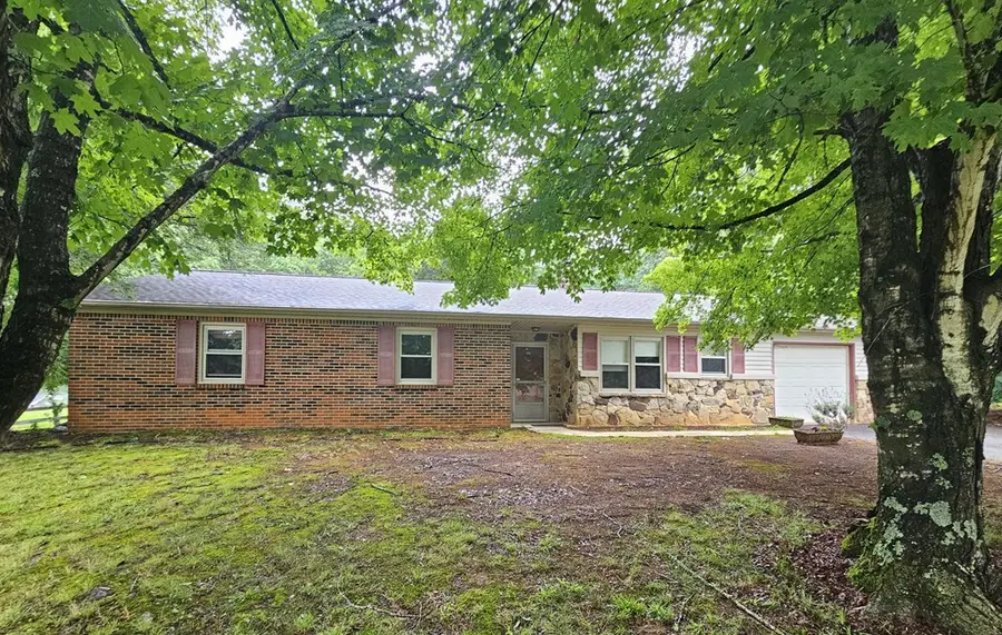 301 Cora Rd, Cookeville, TN 38501 - #2