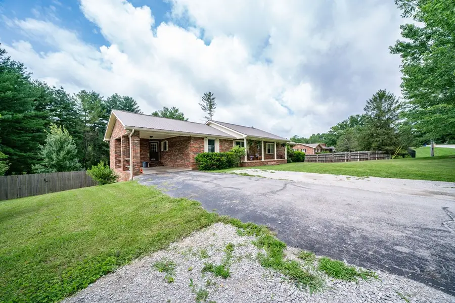1825 Hanging Limb, Monterey, TN 38574 - #2