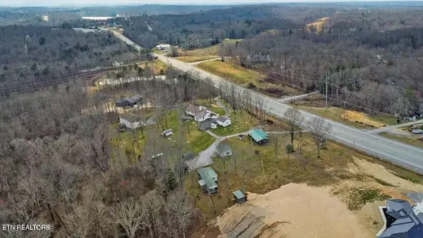 2546 Peavine Rd, CROSSVILLE, TN 38571-7928