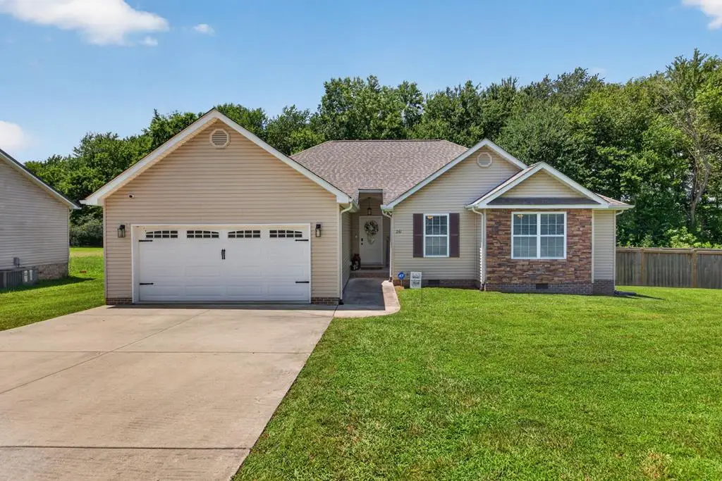 261 Derby Ln, Sparta, TN 38583 - #1