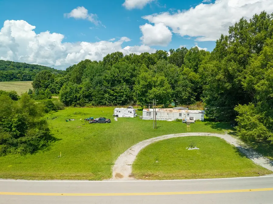 15964 Old Kentucky Rd, Walling, TN 38583 - #2