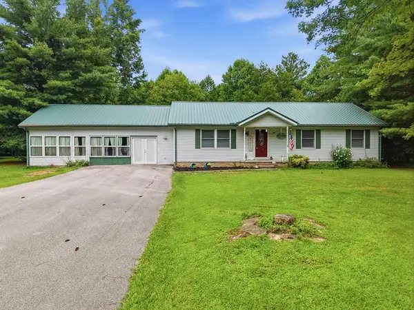 330 Deerfield Rd, SPARTA, TN 38583