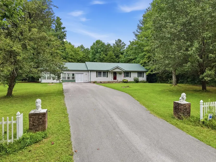 330 Deerfield Rd, Sparta, TN 38583 - #2