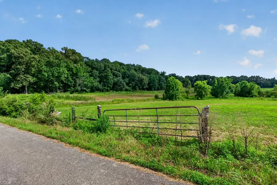620 Roberts Cemetery Rd., Walling, TN 38587 - #2