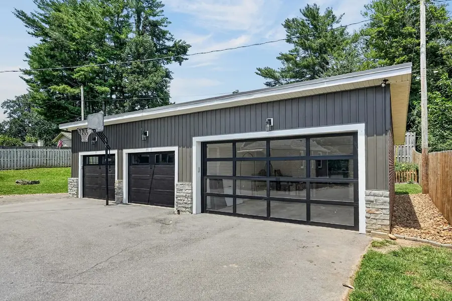 218 Morrison St., McMinnville, TN 37110 - #2