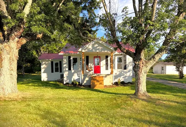 412 Twin Oaks Dr, LIVINGSTON, TN 38570