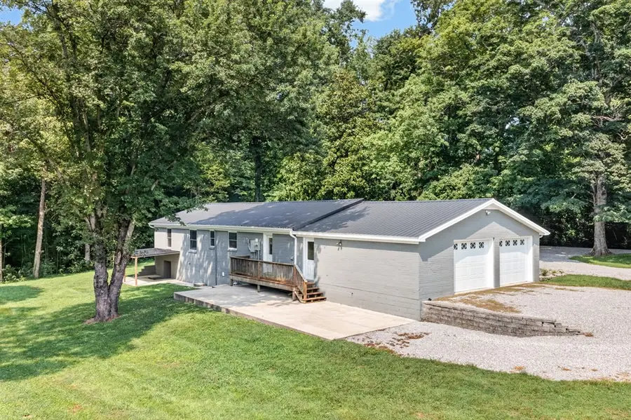 1121 Jackson St, Celina, TN 38551 - #2