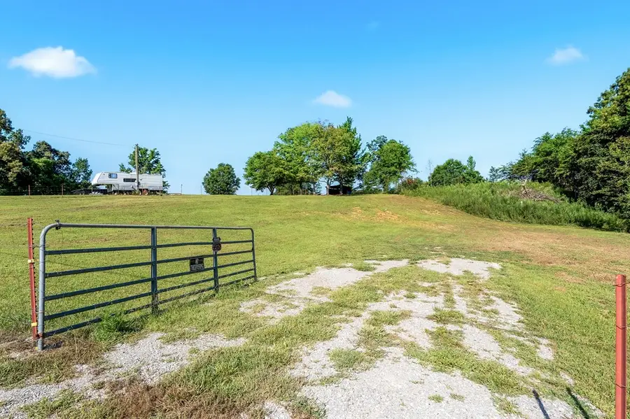455 Darkey Springs Rd, Walling, TN 38587 - #2