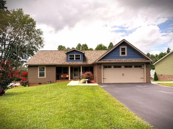 1300 Villa Dr, LIVINGSTON, TN 38570