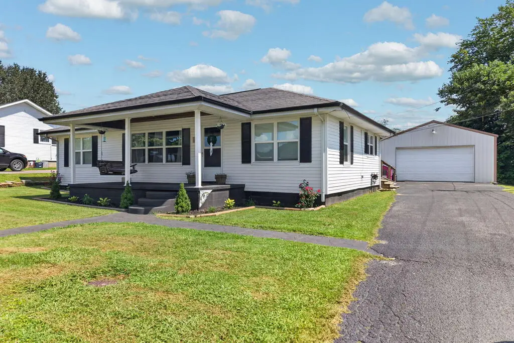 418 Woodland St, Burkesville, KY 42717 - #1
