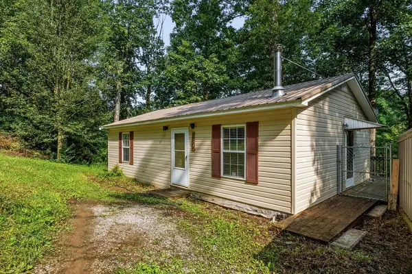 1899 Arrowhead Dr, MONTEREY, TN 38574
