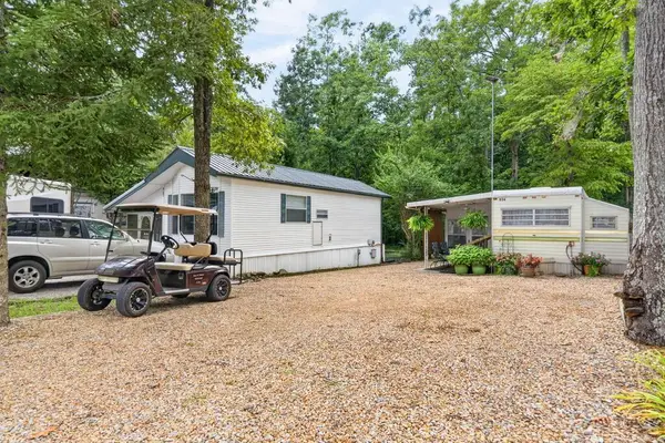 82 Apache Trl, CROSSVILLE, TN 38572-3618