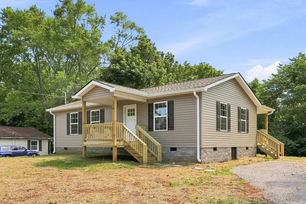 210 Wagoner Street, Sparta, TN 38583 - #1